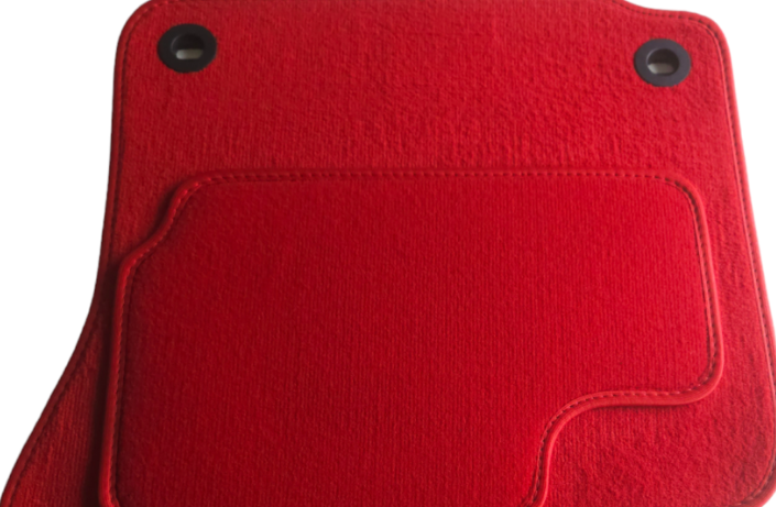 Le Guide de la Talonnette : Comment bien choisir vos tapis auto sur mesure ?